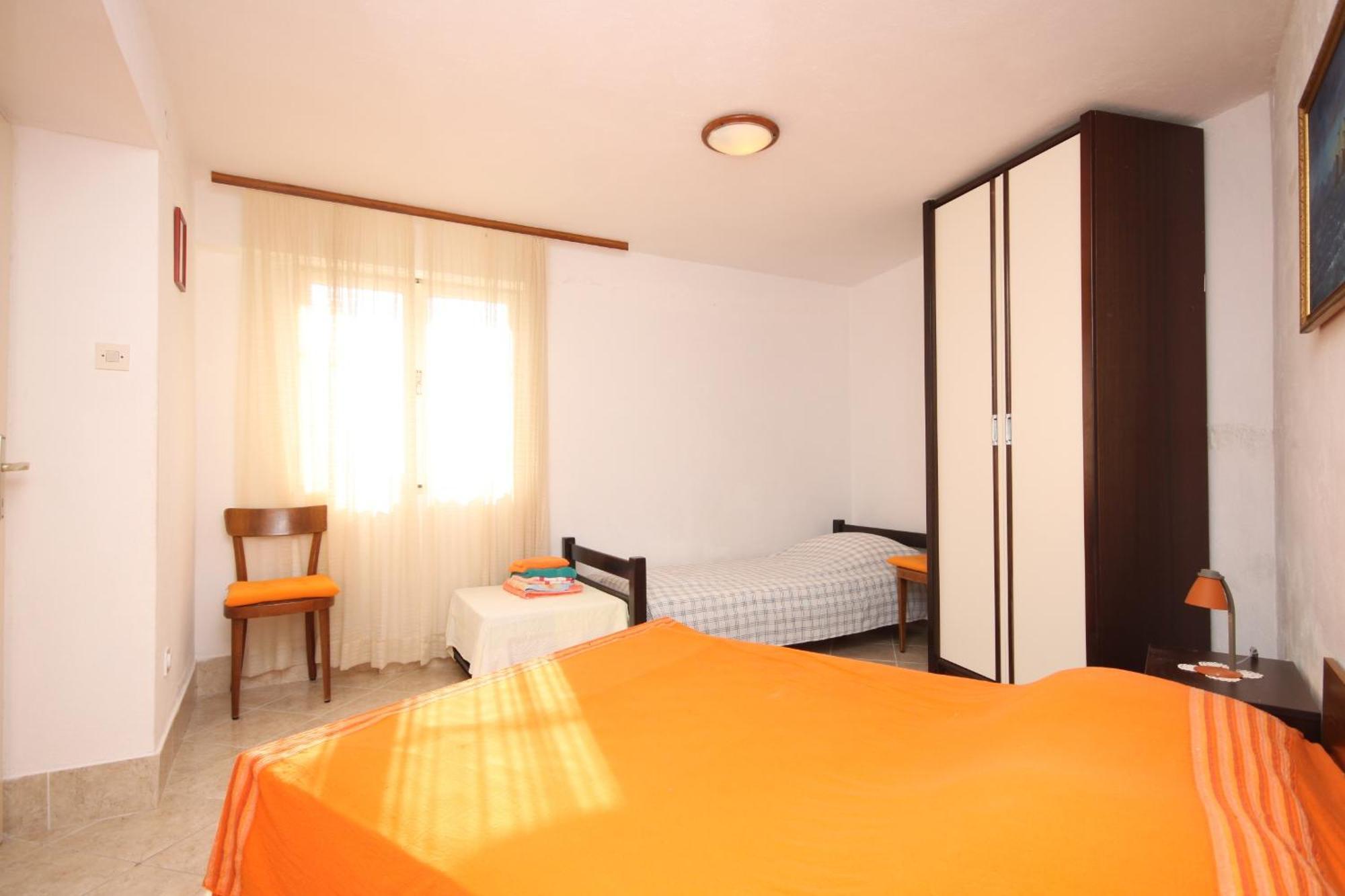 Apartments By The Sea Marusici, Omis - 8632 Mimice Rum bild